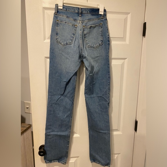 Abercrombie & Fitch 90s Straight Ultra High Rise
Worn only a few times! - Picture 2 of 5